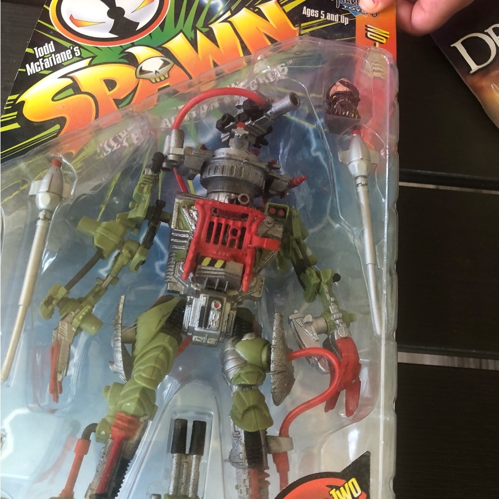 Boys + Arrows Red and Green Action Figures Playset
